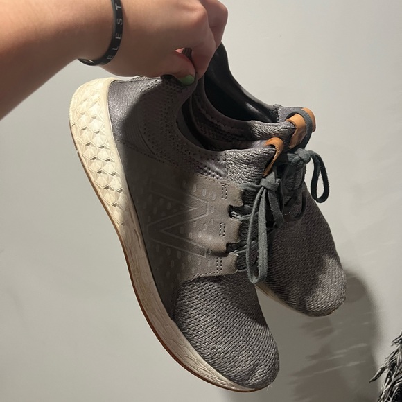 New Balance - Picture 2 of 4